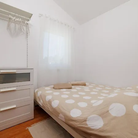Apartment Tia Novi Vinodolski
